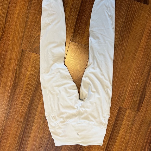 Align 25” powder blue lululemon size 6 - Picture 3 of 7